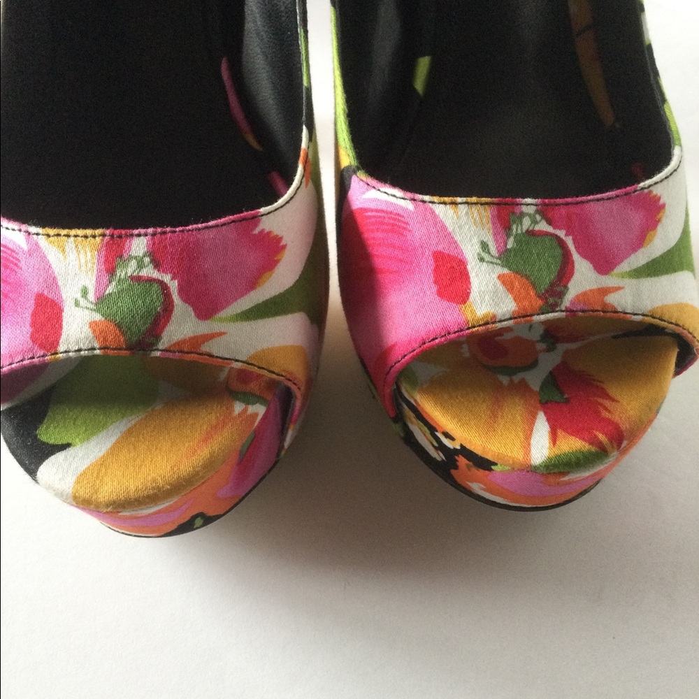 Aldo size 37 platform heels floral genuine leather - Picture 8 of 9